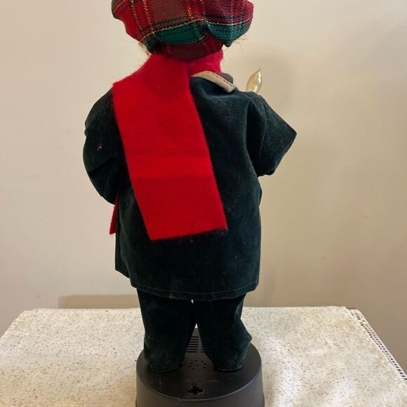 musical and LIGHT 🎄 Vintage boy figure 🎄 Christmas vintage figures🎄 - Picture 3 of 14